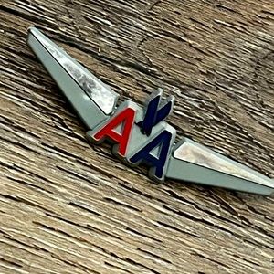 VINTAGE AMERICAN AIRLINES WINGS PIN